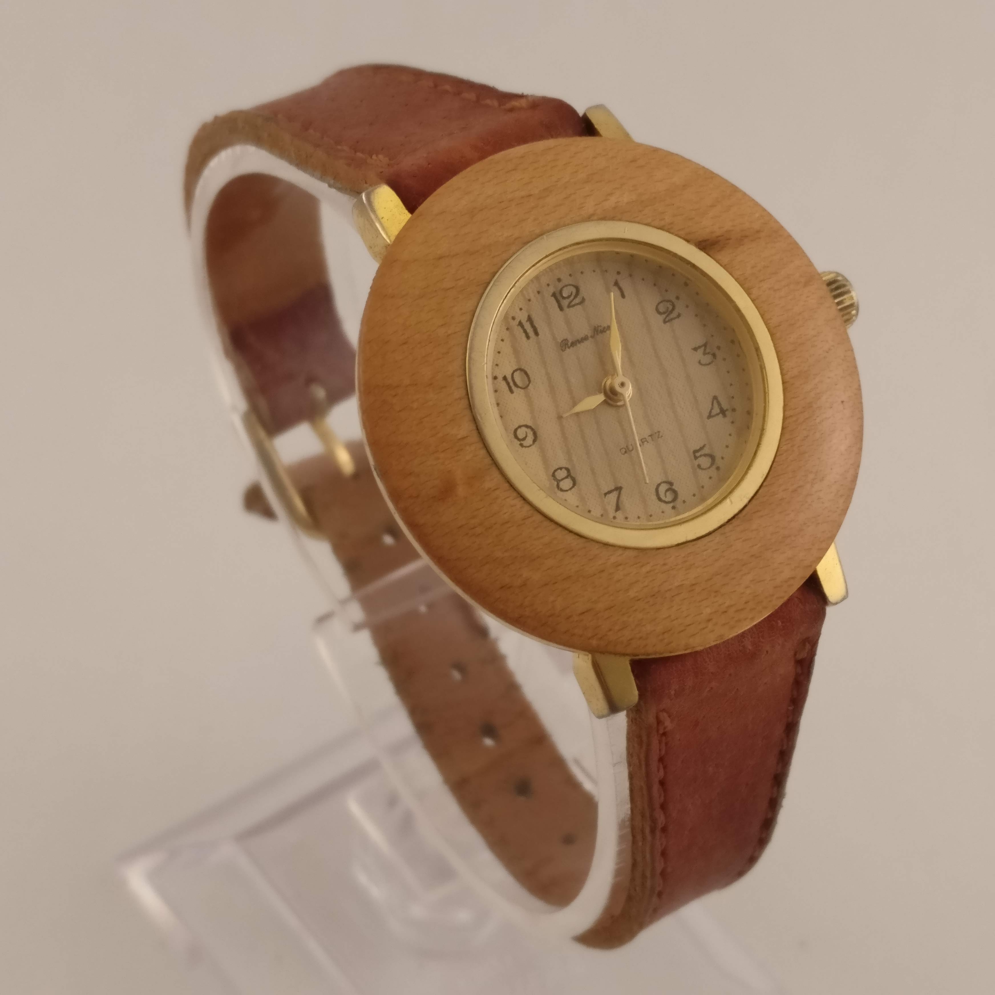 Houten Dames Horloge, Linkerkant
