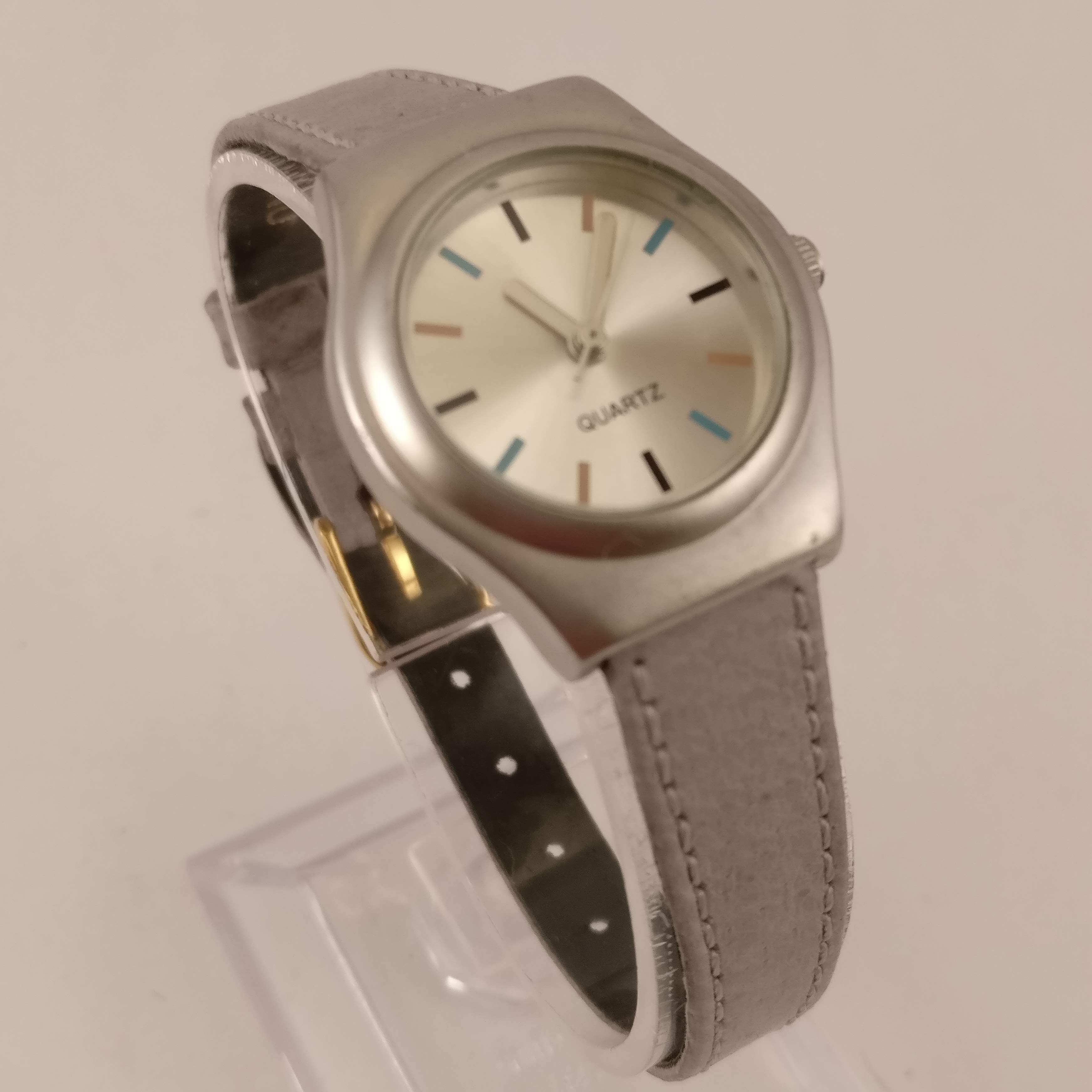 Zilverkleurig Dames Horloge, Linkerkant