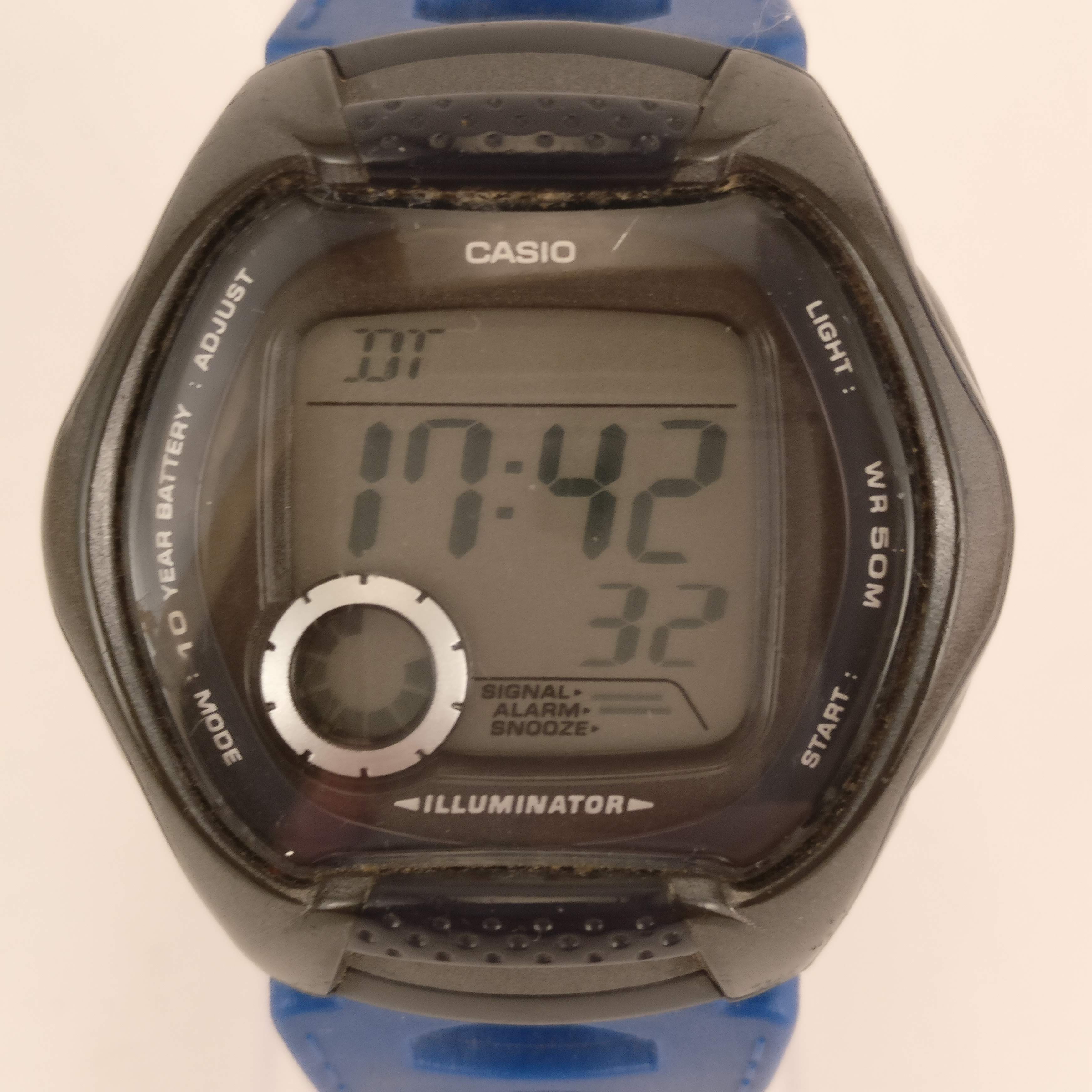Casio W-102 Heren Horloge, Voorkant