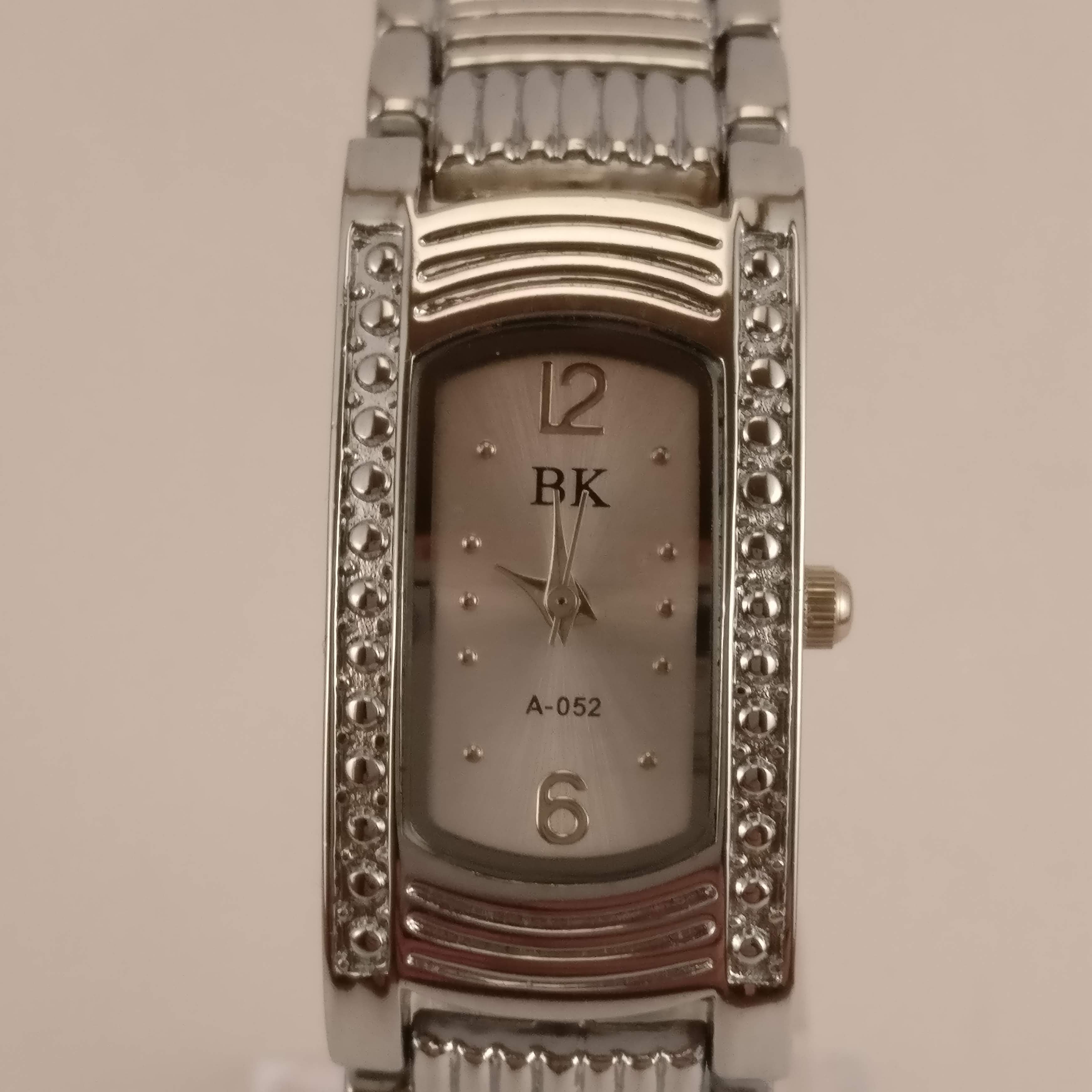 BK Dames Horloge, Voorkant