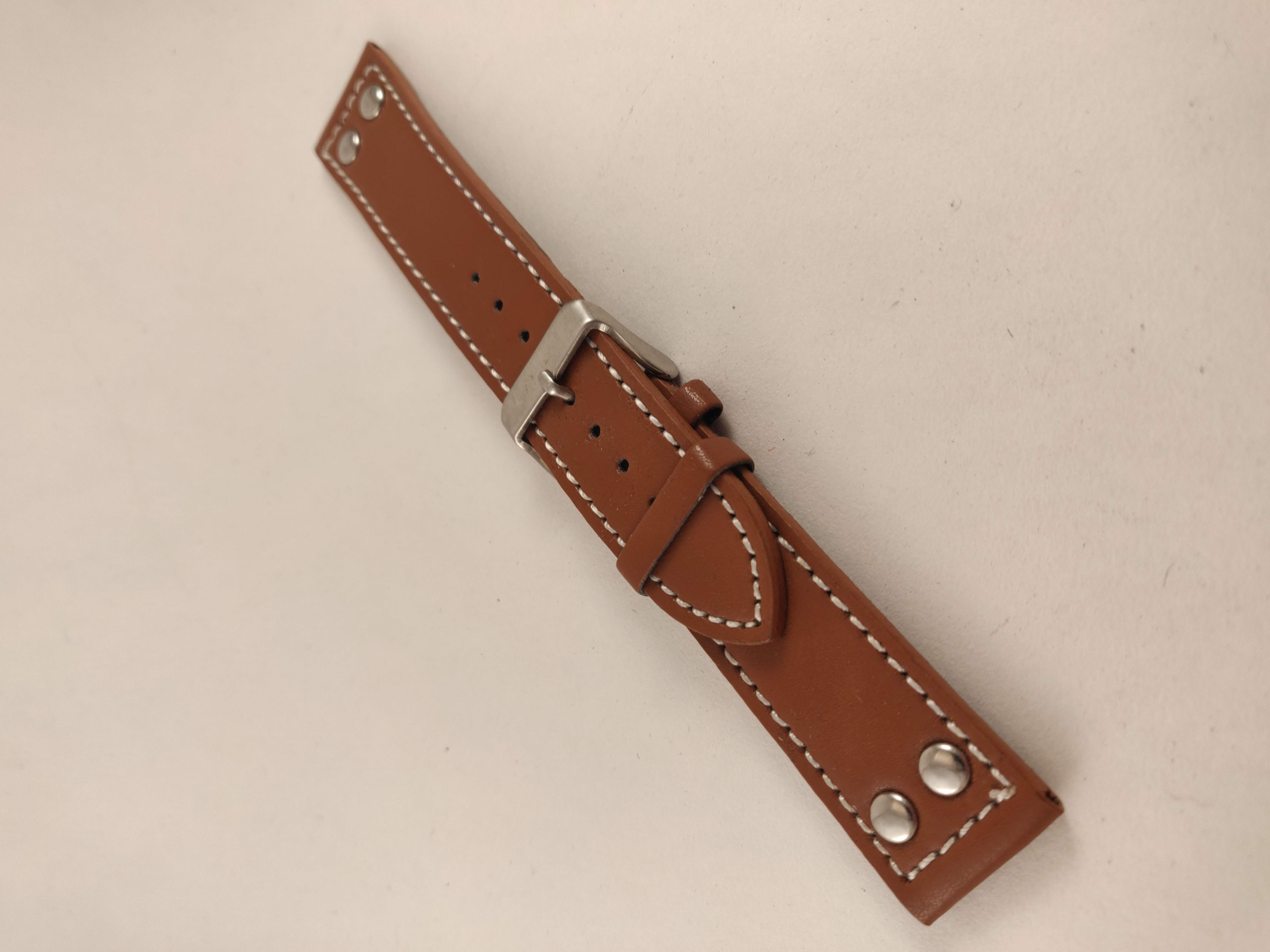 Zware Horlogeband, Rood Bruin, Wit Stiksel, Dik Leer, 22 mm