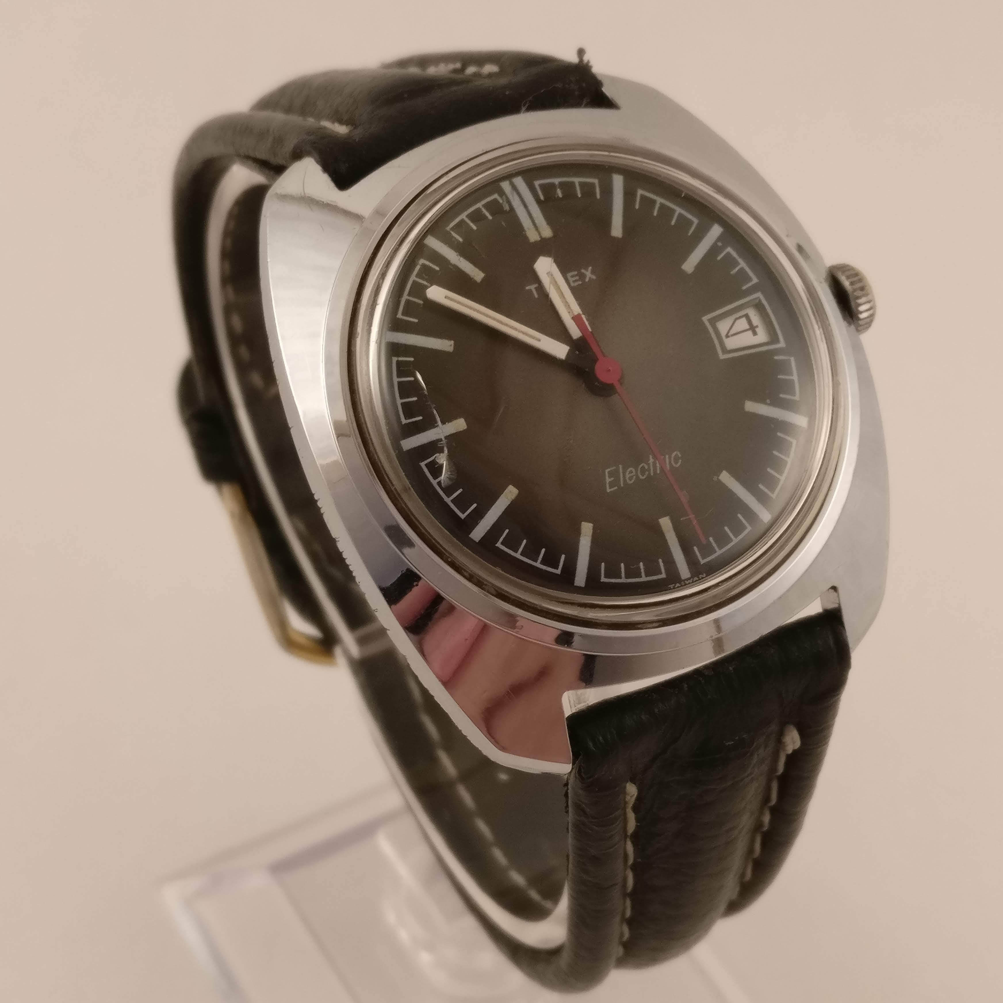 Timex Electric Vintage Horloge, Linkerkant