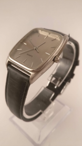 Heren Horloge, Grijze wijzerplaat, Rechterkant
