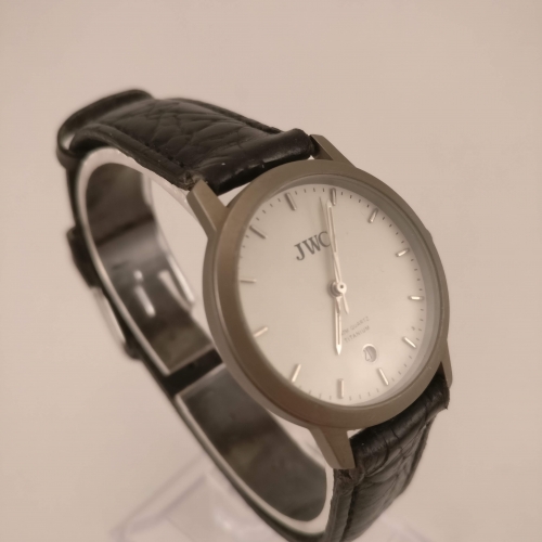 JWC Titanium Dames Horloge, Linkerkant