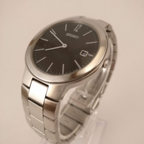 Seiko Horloge, Rechterkant