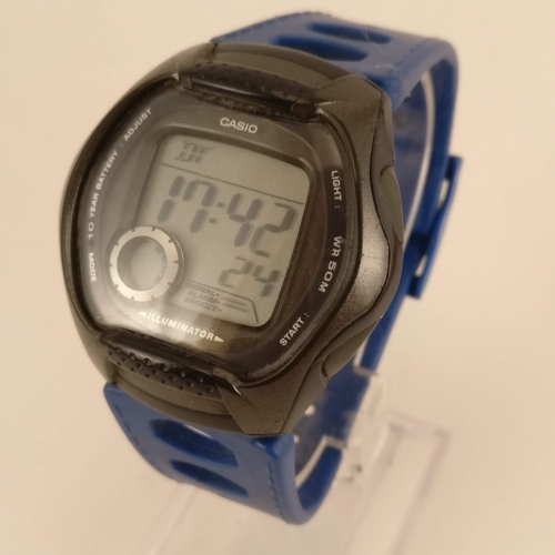 Casio W-102 Heren Horloge, Rechterkant