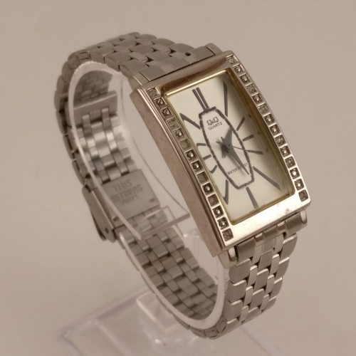 Q&Q Dames Horloge, Linkerkant