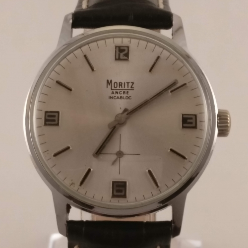 Moritz Ancre Heren Horloge, Voorkant